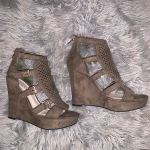 Platform heels by GUESS | size 8.5